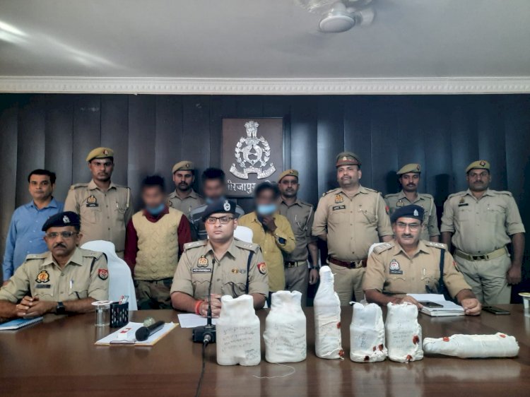 दो डीसीएम में लदी एक करोड़ की अवैध अंग्रेजी शराब संग तीन तस्कर गिरफ्तार