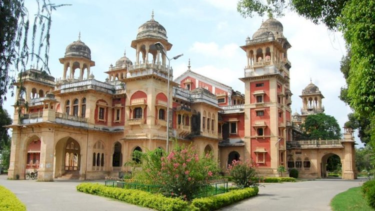 असिस्टेंट प्रोफेसर डा. विक्रम ने भगवान राम एवं कृष्ण पर की अभद्र टिप्पणी, मुकदमा दर्ज